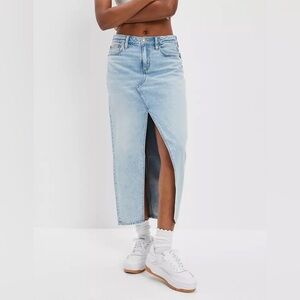 American Eagle Dreamy Drape Low Rise Denim Y2K Maxi Skirt Size 000